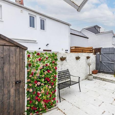 Cosy Flat In Burgess Hill, Sussex Apartment Exterior photo